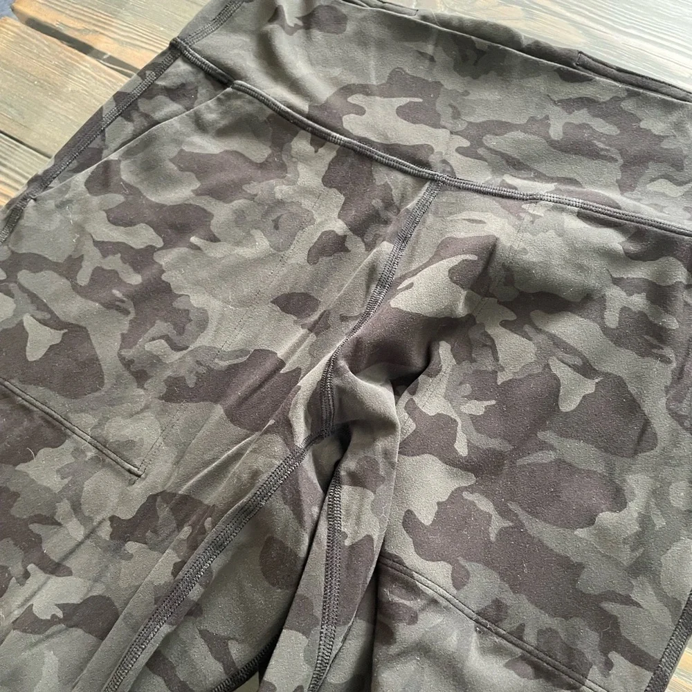 Lululemon Incognito Camo Multi Grey Jogger Crop